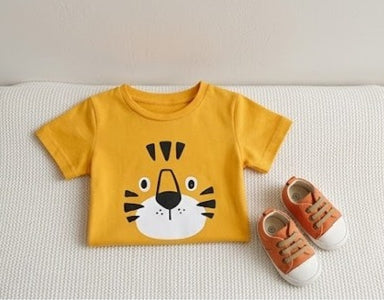 Boys cute lion faced T-shirt